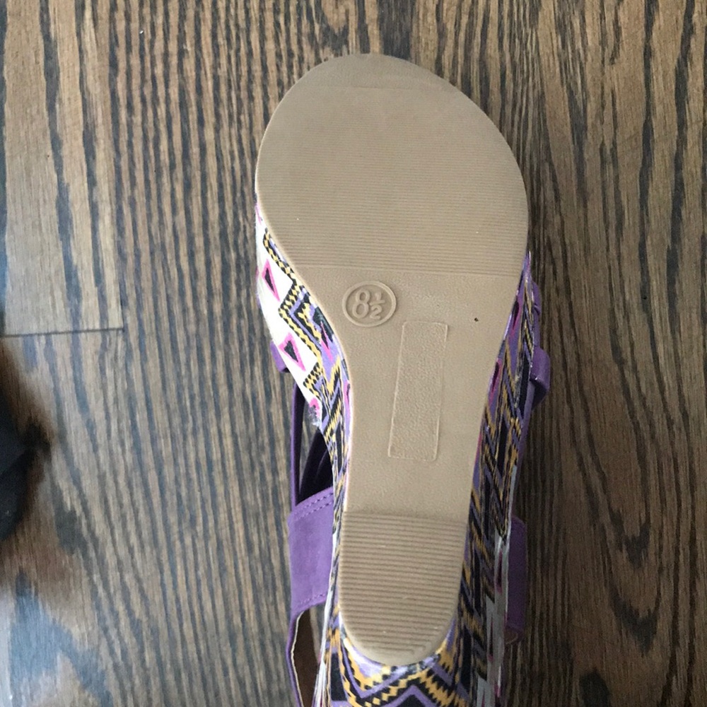 Shoes - Picture 2 of 3